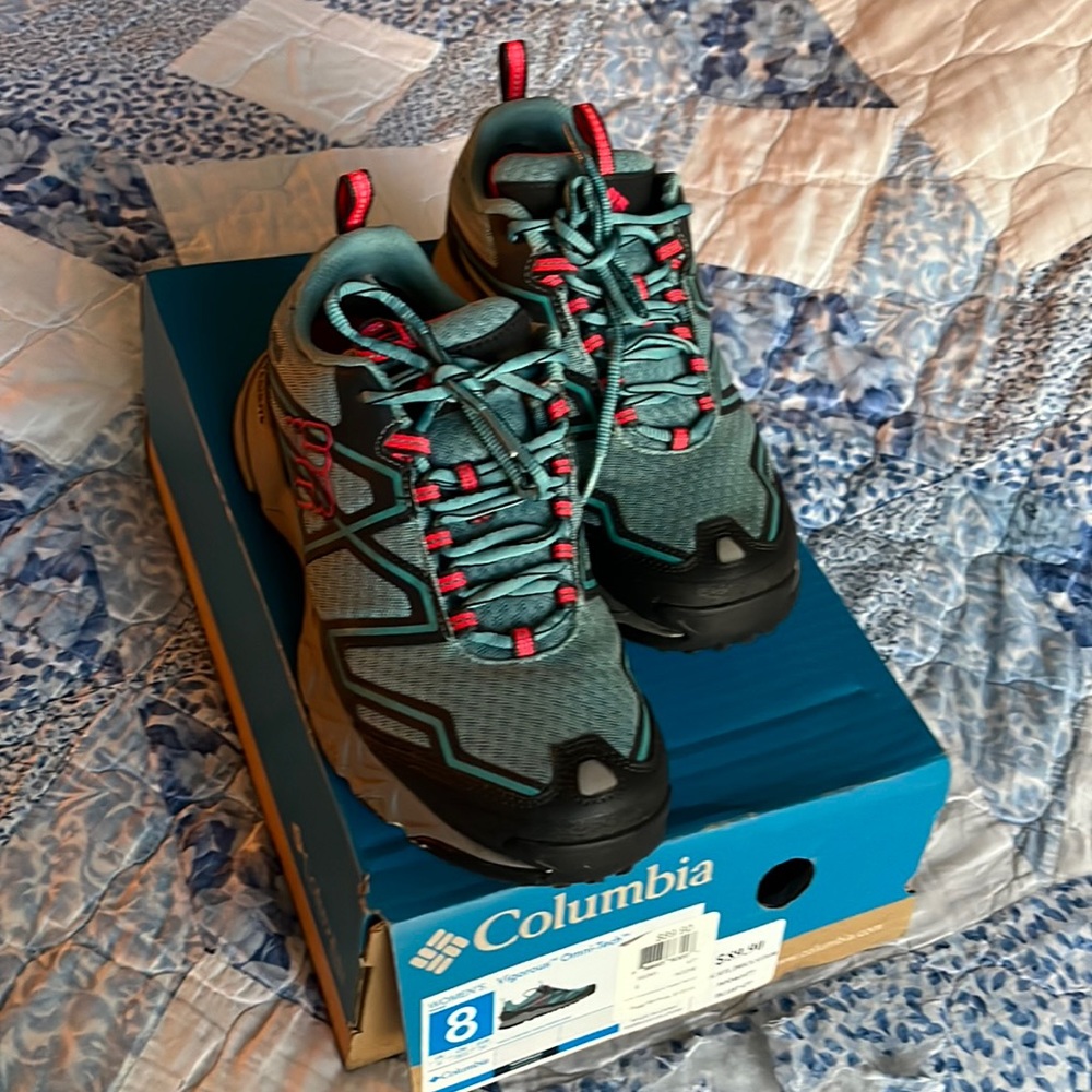 Columbia Womens Vigorous Omni Tech Sneakers